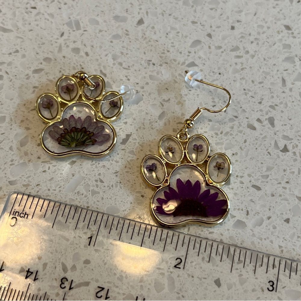 Preserved Dried Flower Handmade Resin Flower
 Paw‎ print drop Earrings - Picture 6 of 8